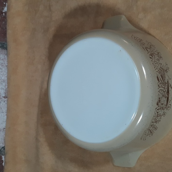 Pyrex Vintage Forest Fancies Mushroom Casserole Dish - Picture 7 of 12